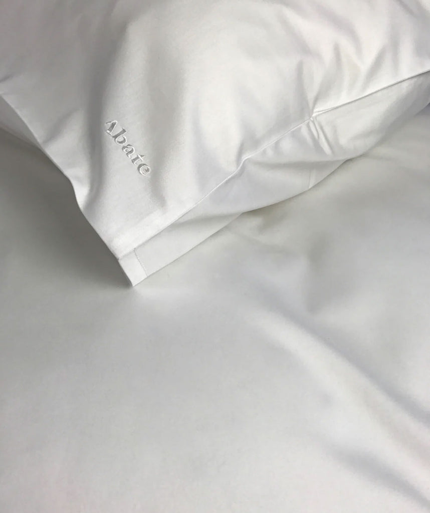 Abate bedspread beige color